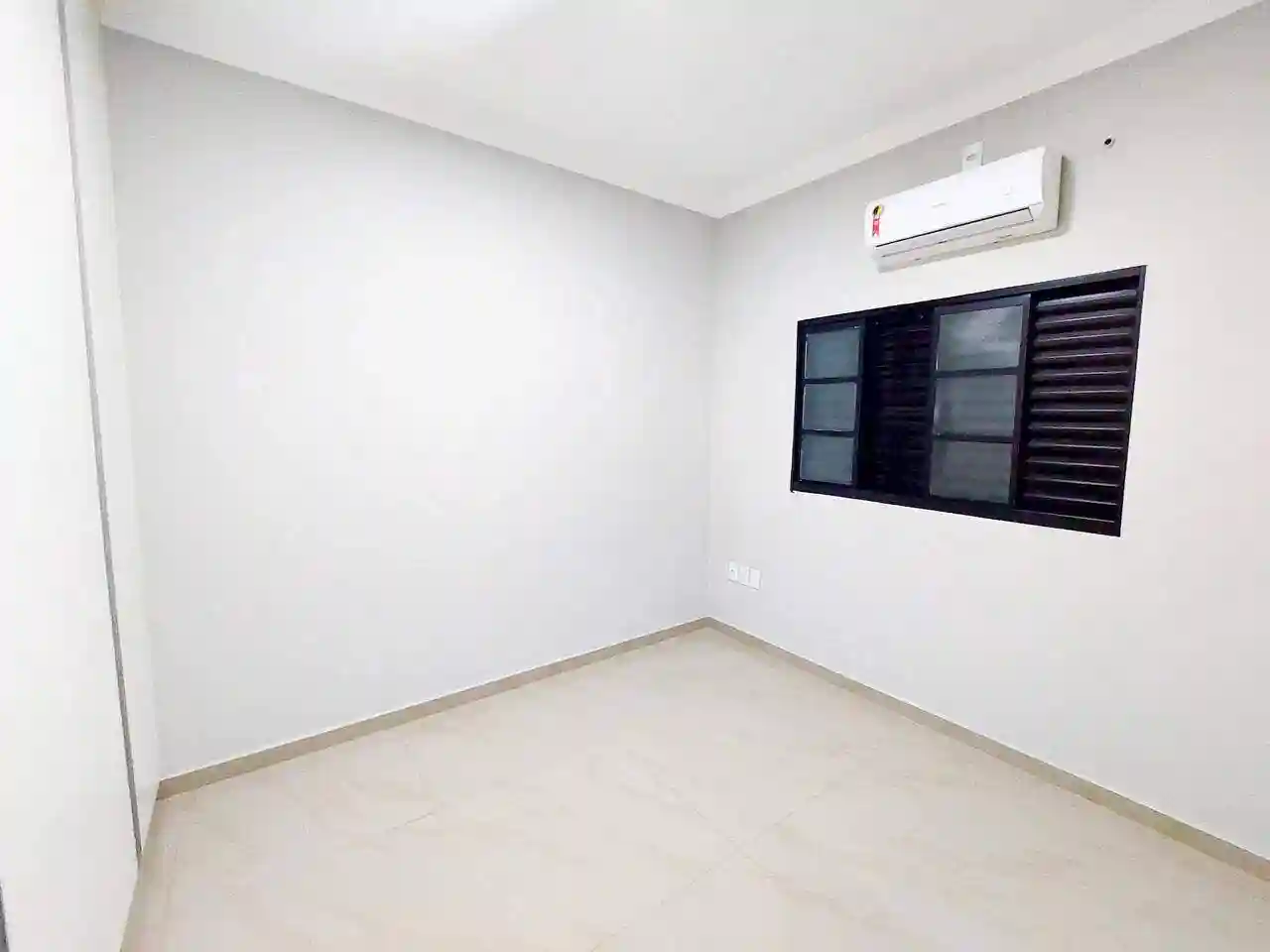 Casa de Condomínio com 3 quartos à venda, 200m² — foto 16 de 36