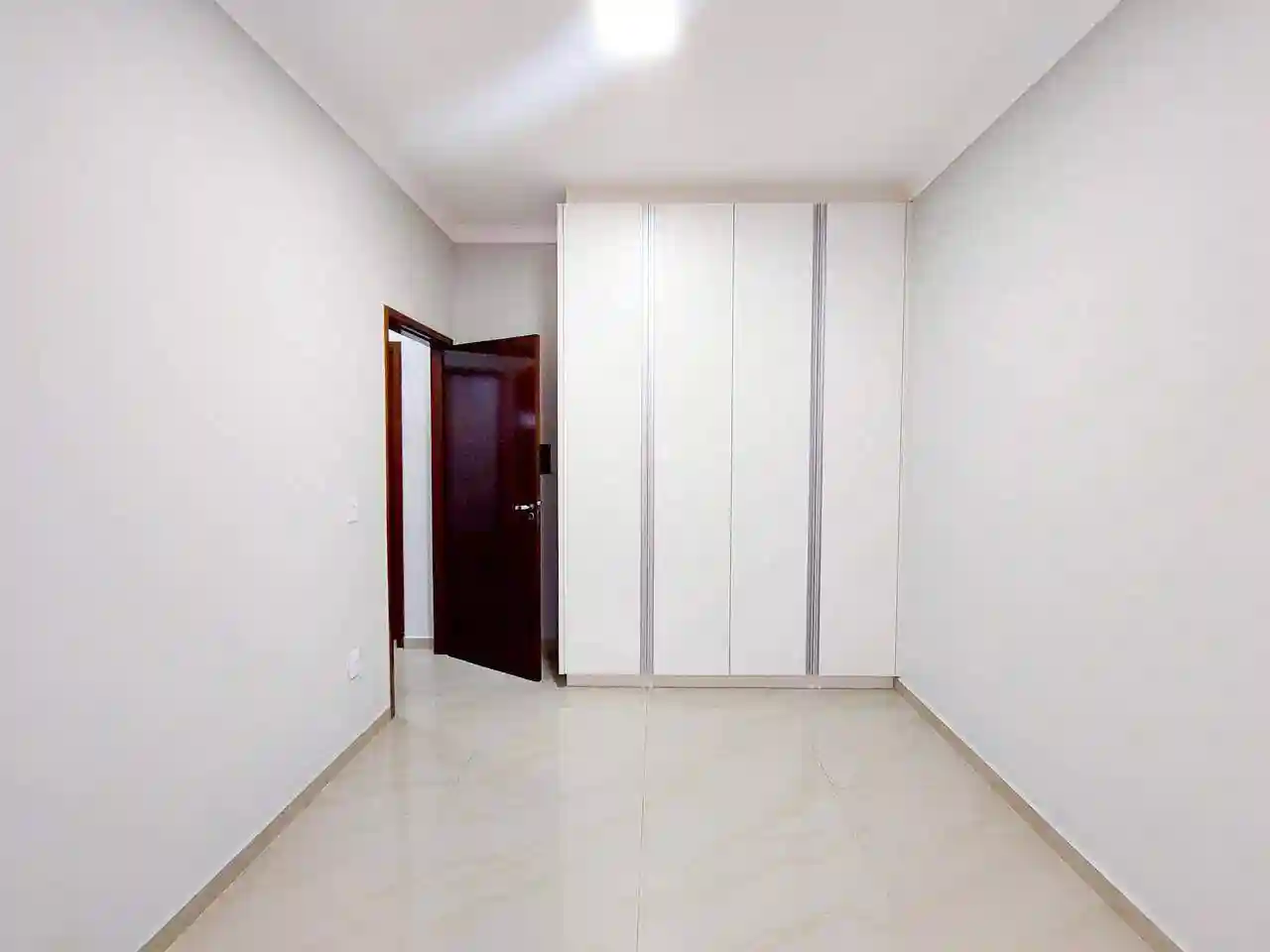 Casa de Condomínio com 3 quartos à venda, 200m² — foto 11 de 36