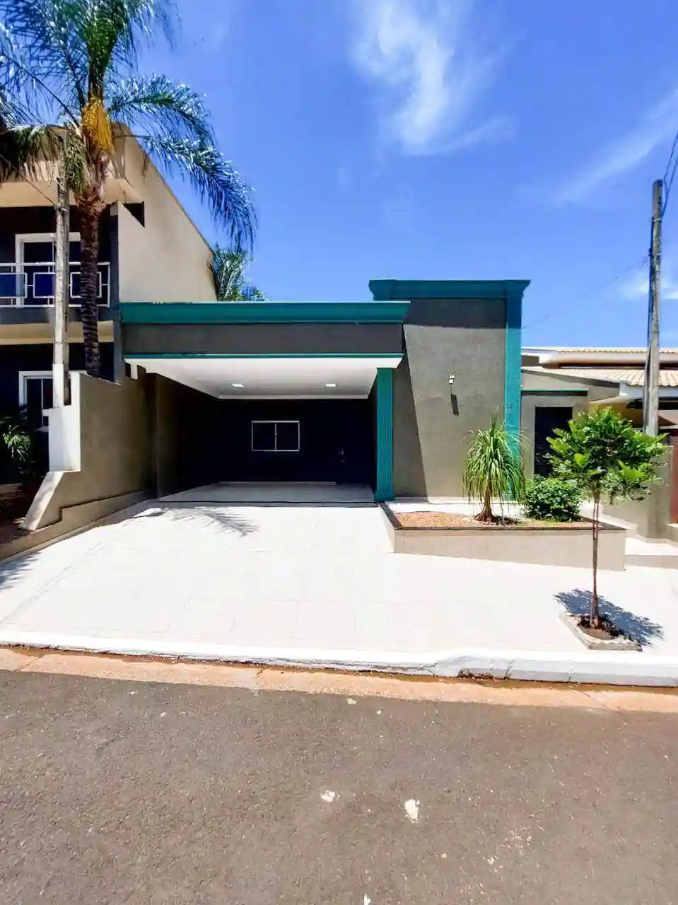 Casa de Condomínio com 3 quartos à venda, 200m² — foto 1 de 36