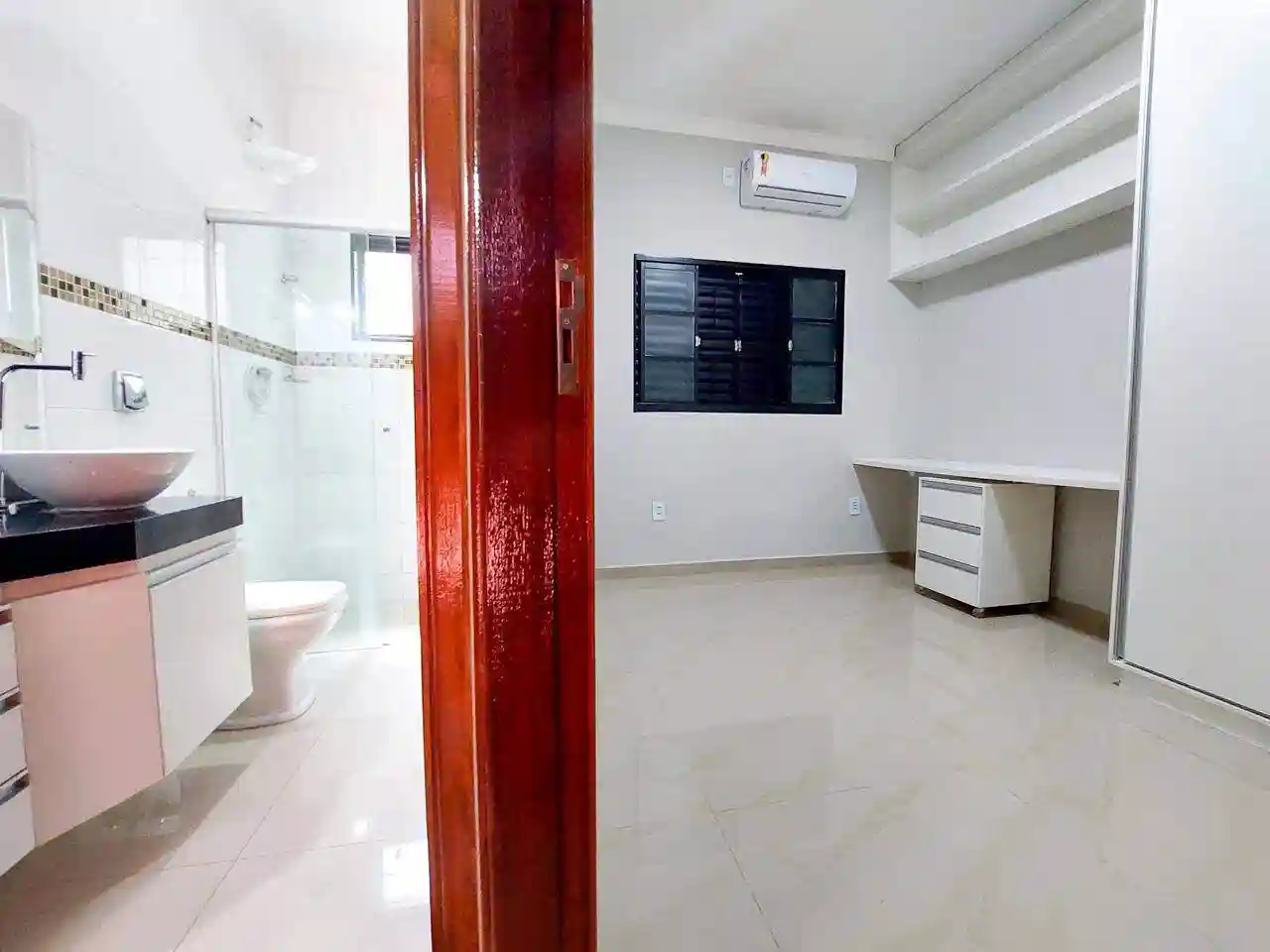 Casa de Condomínio com 3 quartos à venda, 200m² — foto 10 de 36