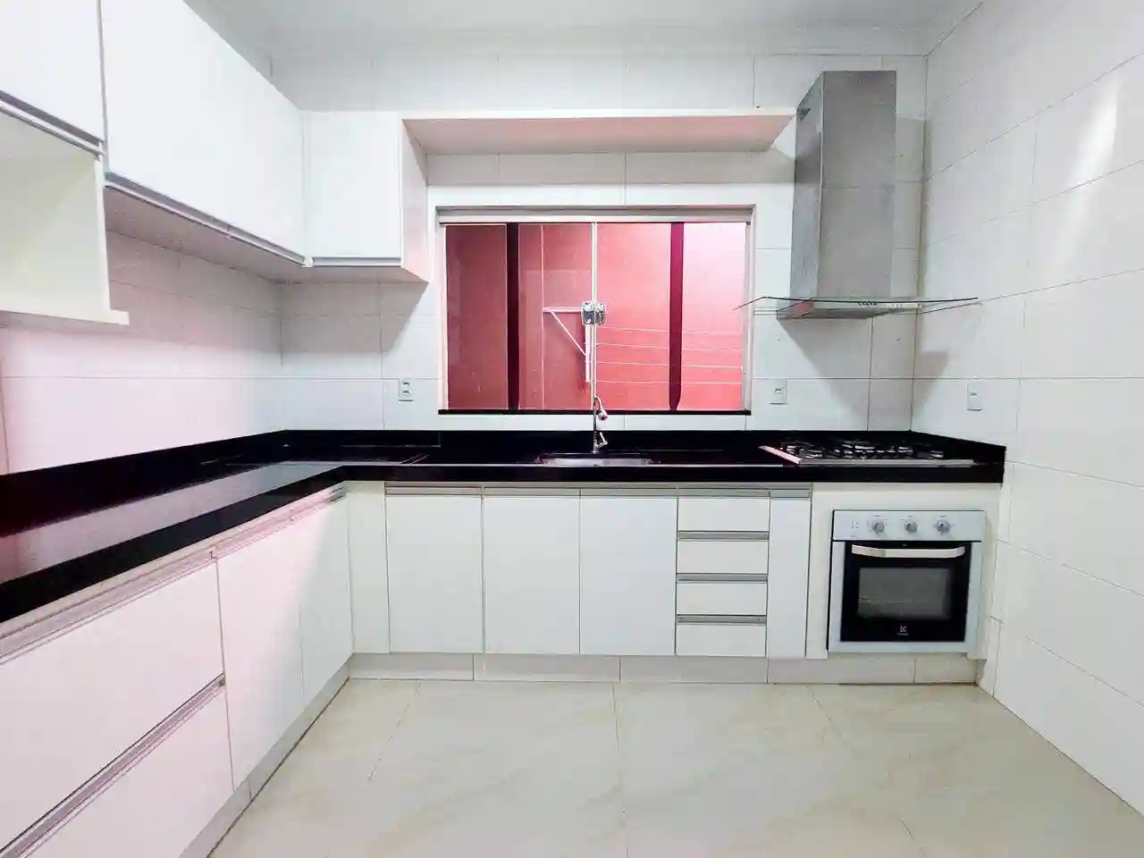 Casa de Condomínio com 3 quartos à venda, 200m² — foto 22 de 36