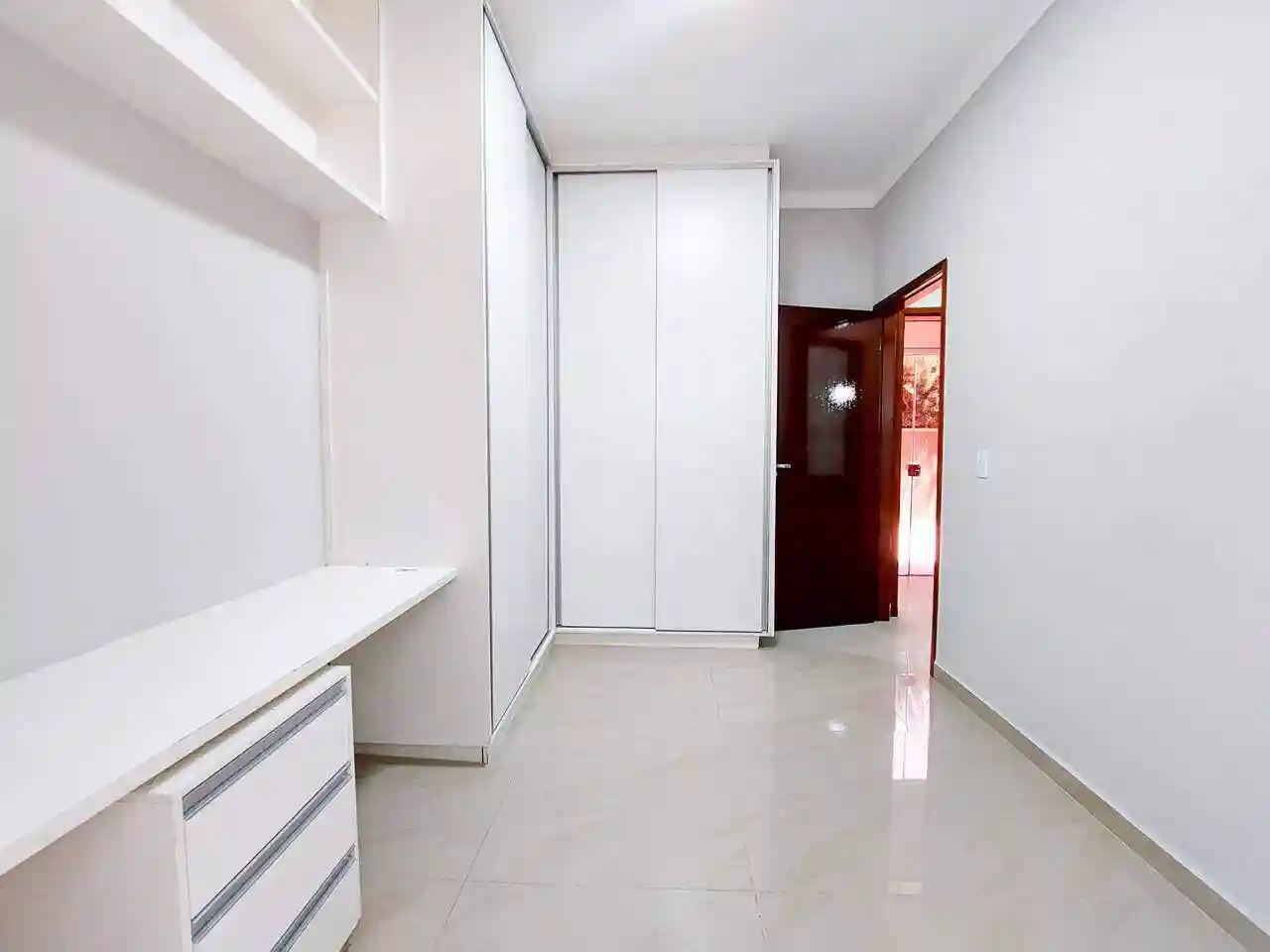 Casa de Condomínio com 3 quartos à venda, 200m² — foto 21 de 36