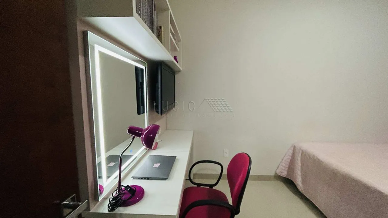Casa com 3 quartos à venda, 265m² — foto 2 de 5