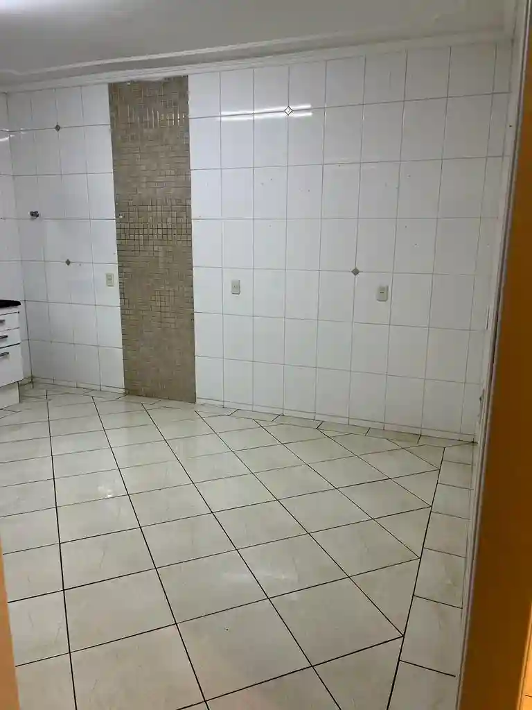 Casa com 3 quartos à venda, 200m² — foto 6 de 8