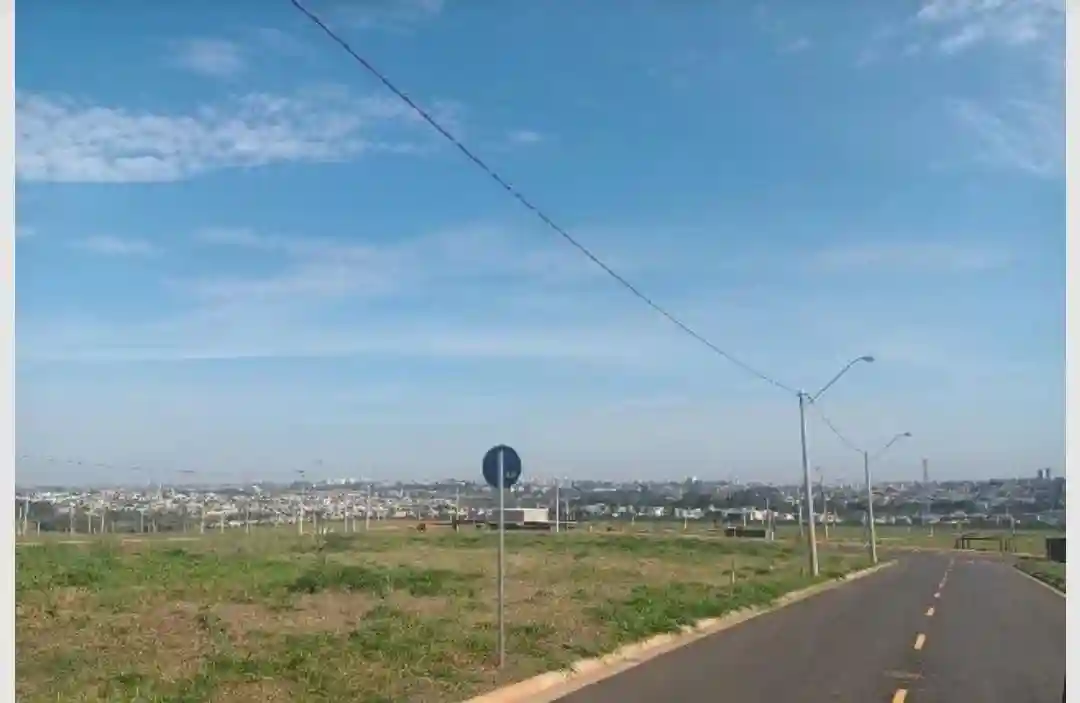Terreno / Lote / Condomínio  à venda, 300m² — foto 6 de 7