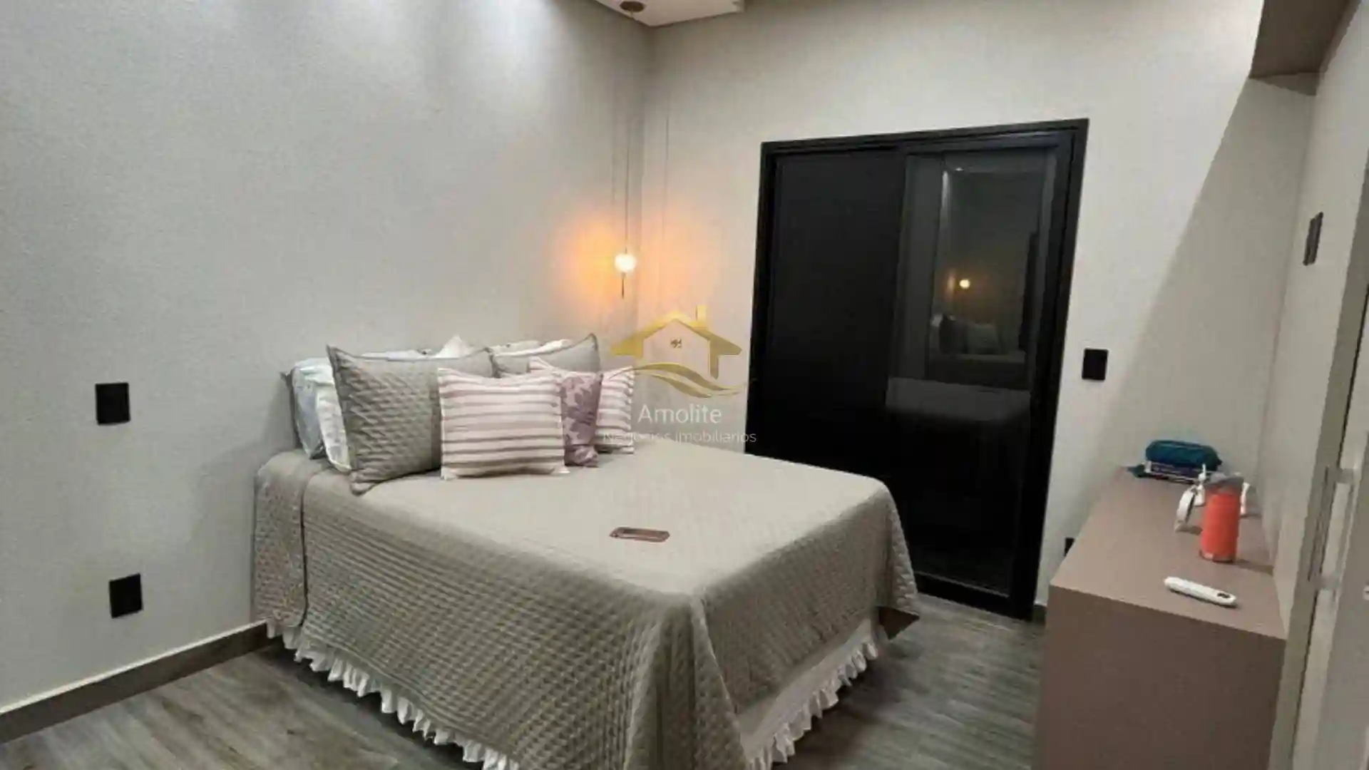 Casa de Condomínio com 3 quartos à venda, 198m² — foto 3 de 31