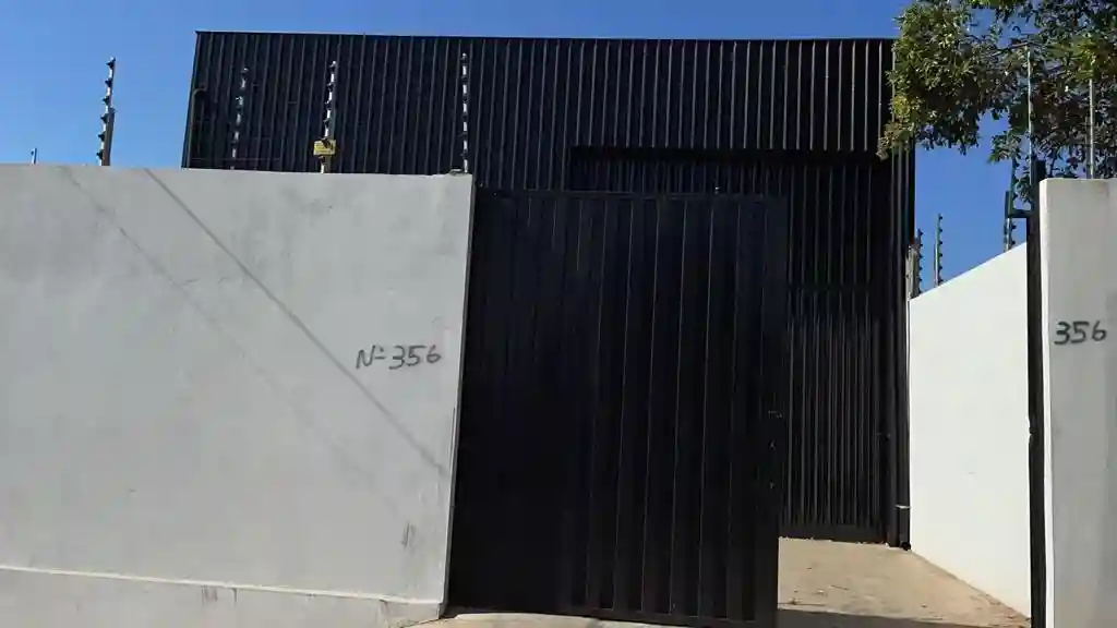 Galpão / Depósito / Armazém  para aluguel, 180m² — foto 9 de 9