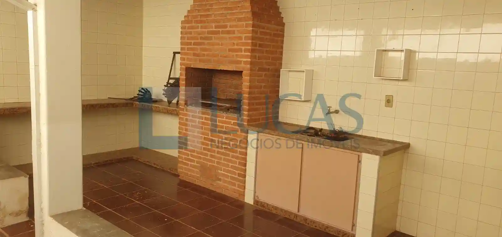 Casa Comercial com 3 quartos para aluguel, 280m² — foto 1 de 20