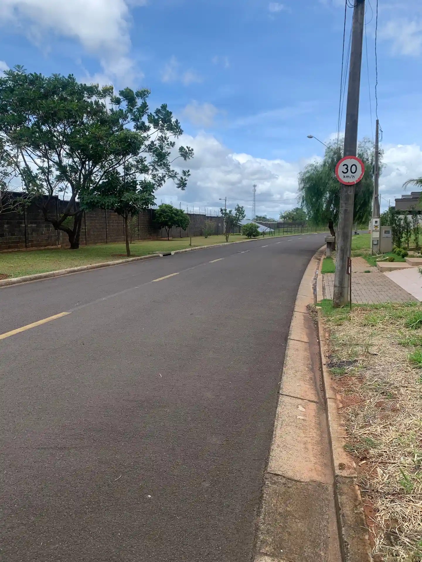 Terreno / Lote / Condomínio  à venda, 288m² — foto 9 de 11