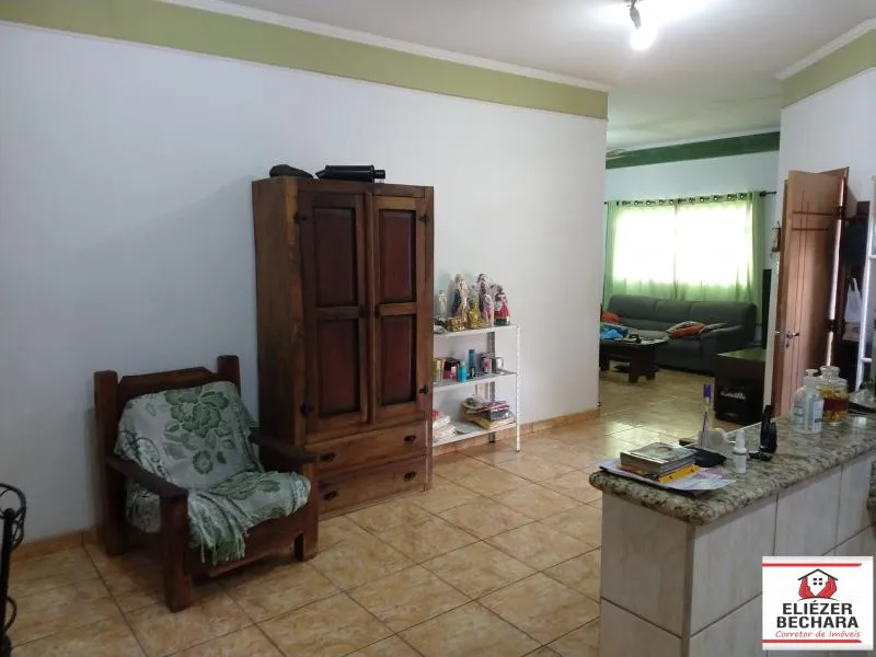 Casa à venda — foto 2 de 4