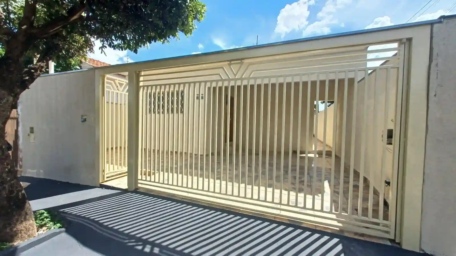 Casa com 3 quartos à venda, 115m² — foto 2 de 22