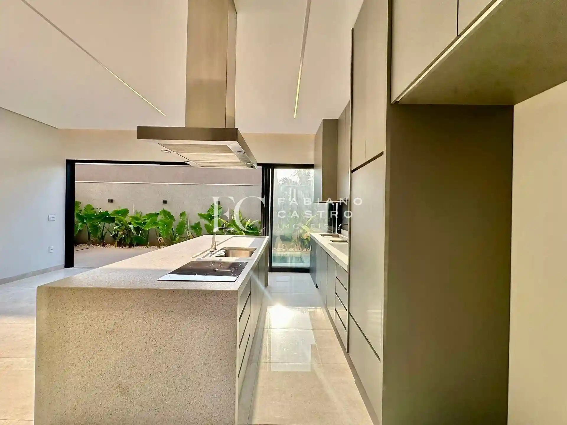 Casa de Condomínio com 3 quartos à venda, 210m² — foto 14 de 28