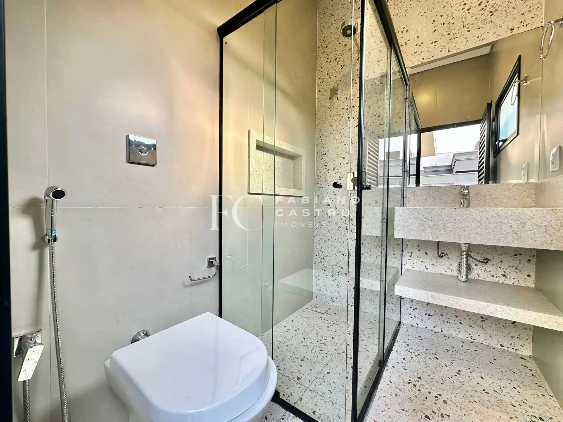 Casa de Condomínio com 3 quartos à venda, 210m² — foto 17 de 28