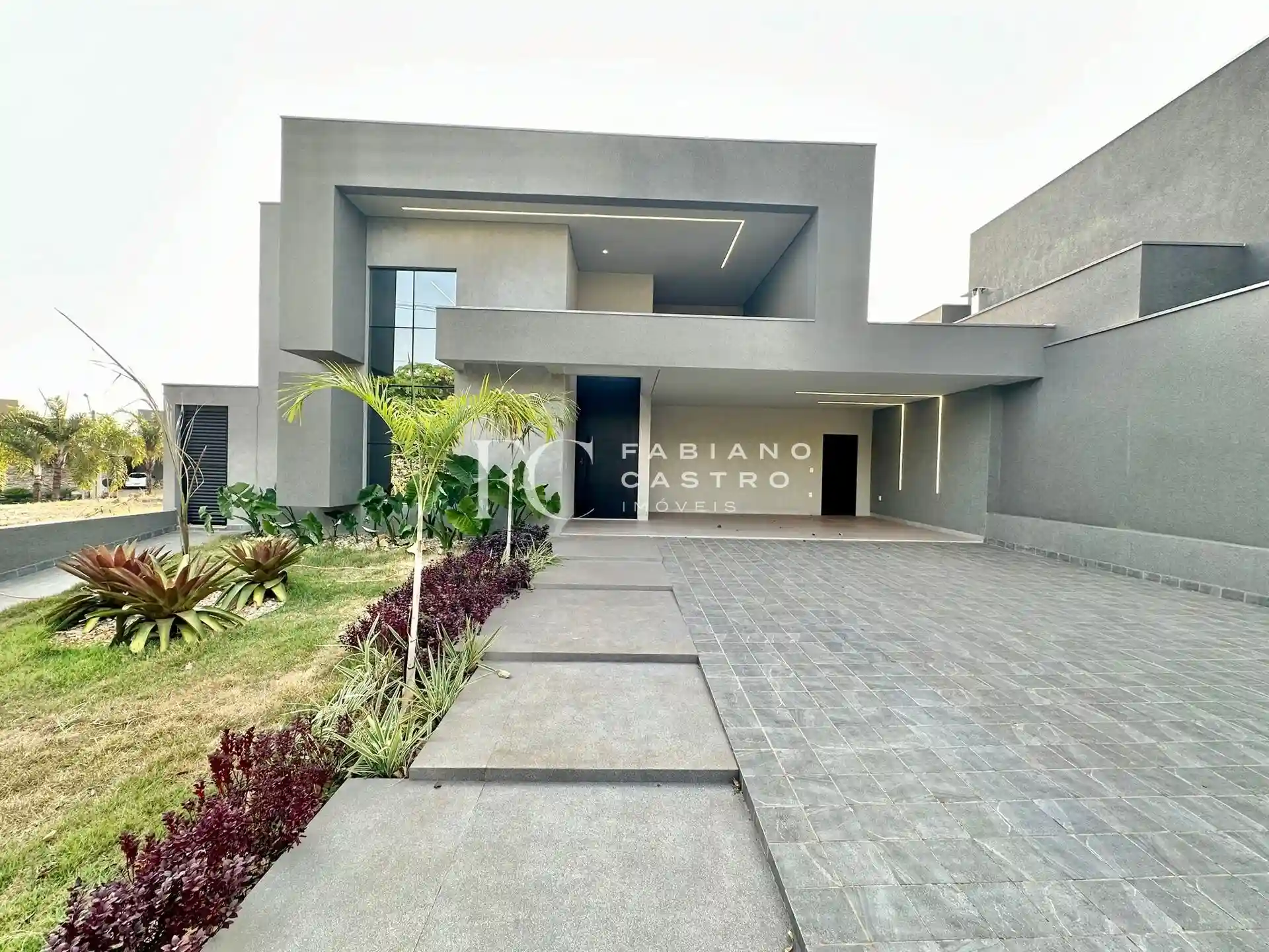 Casa de Condomínio com 3 quartos à venda, 210m² — foto 1 de 28