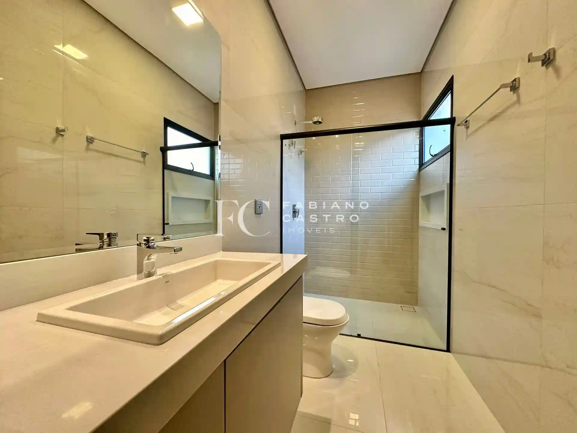 Casa de Condomínio com 3 quartos à venda, 210m² — foto 20 de 28