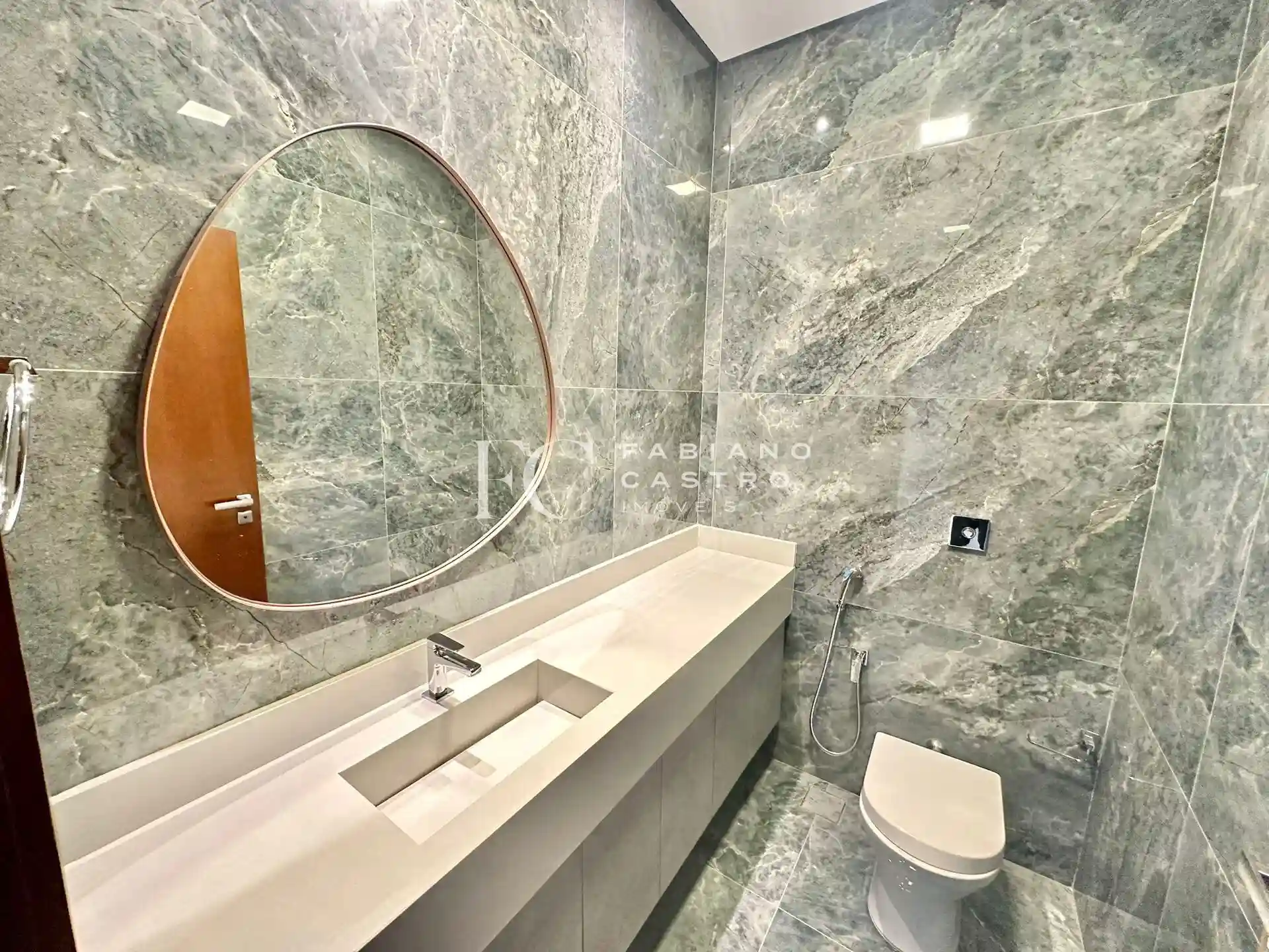 Casa de Condomínio com 3 quartos à venda, 210m² — foto 3 de 28