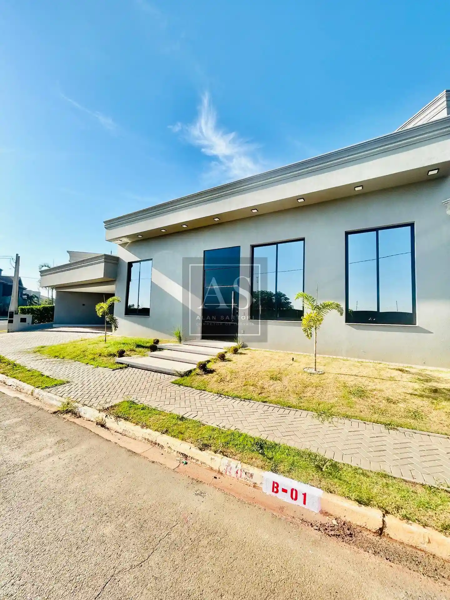 Casa de Condomínio com 3 quartos à venda, 226m² — foto 2 de 40