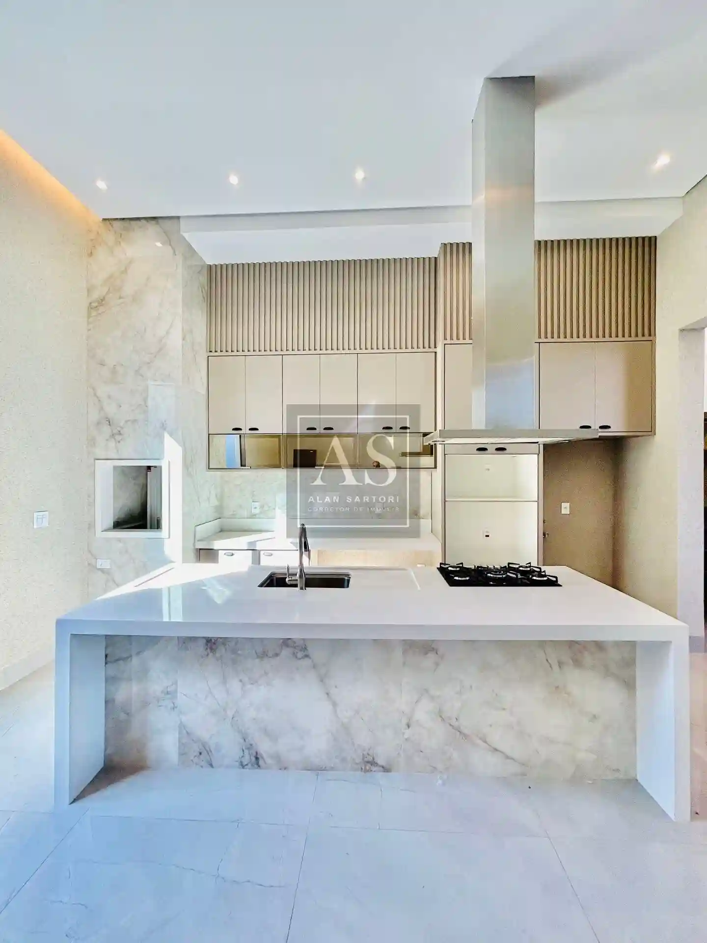 Casa de Condomínio com 3 quartos à venda, 226m² — foto 15 de 40