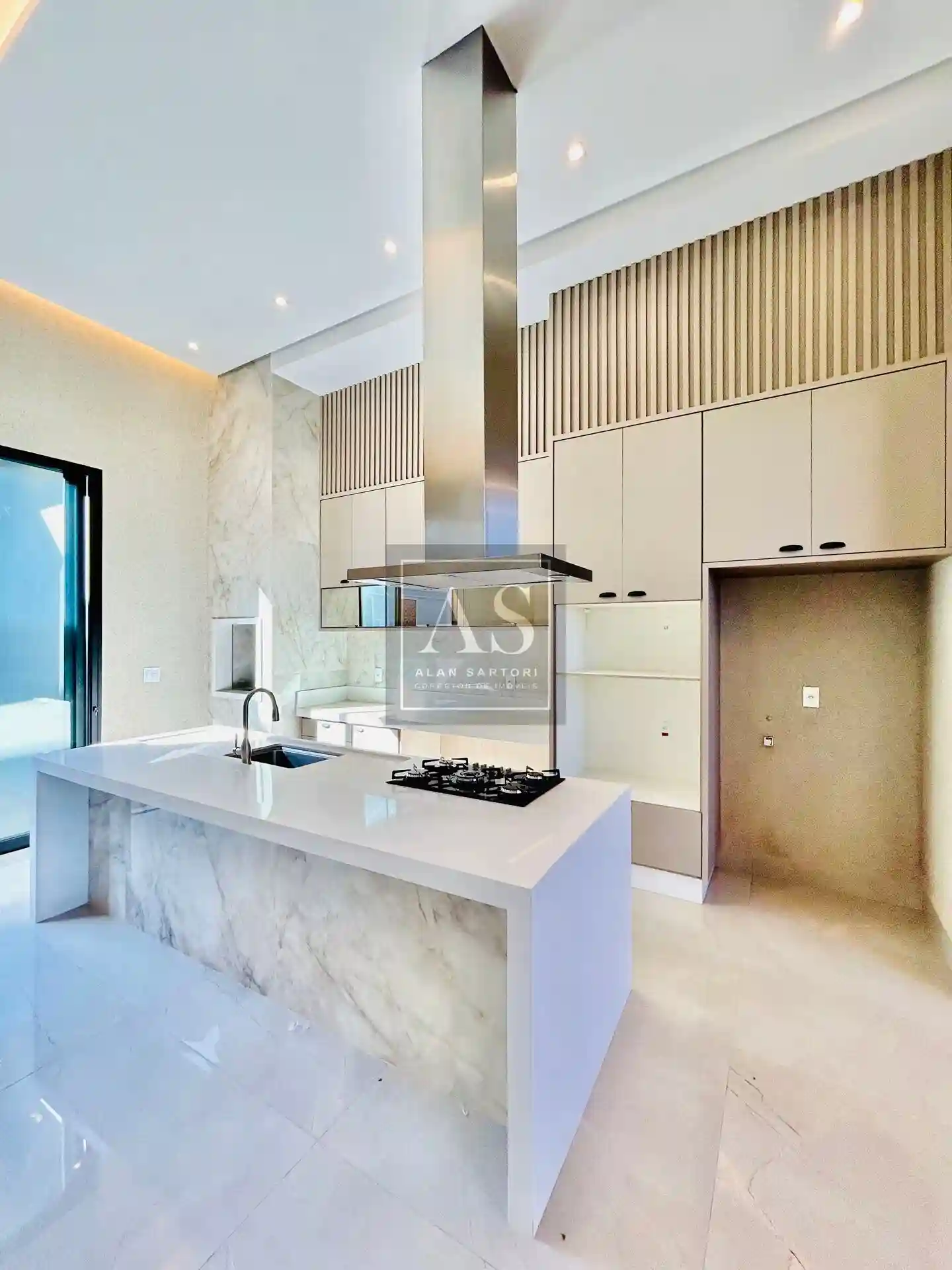 Casa de Condomínio com 3 quartos à venda, 226m² — foto 14 de 40
