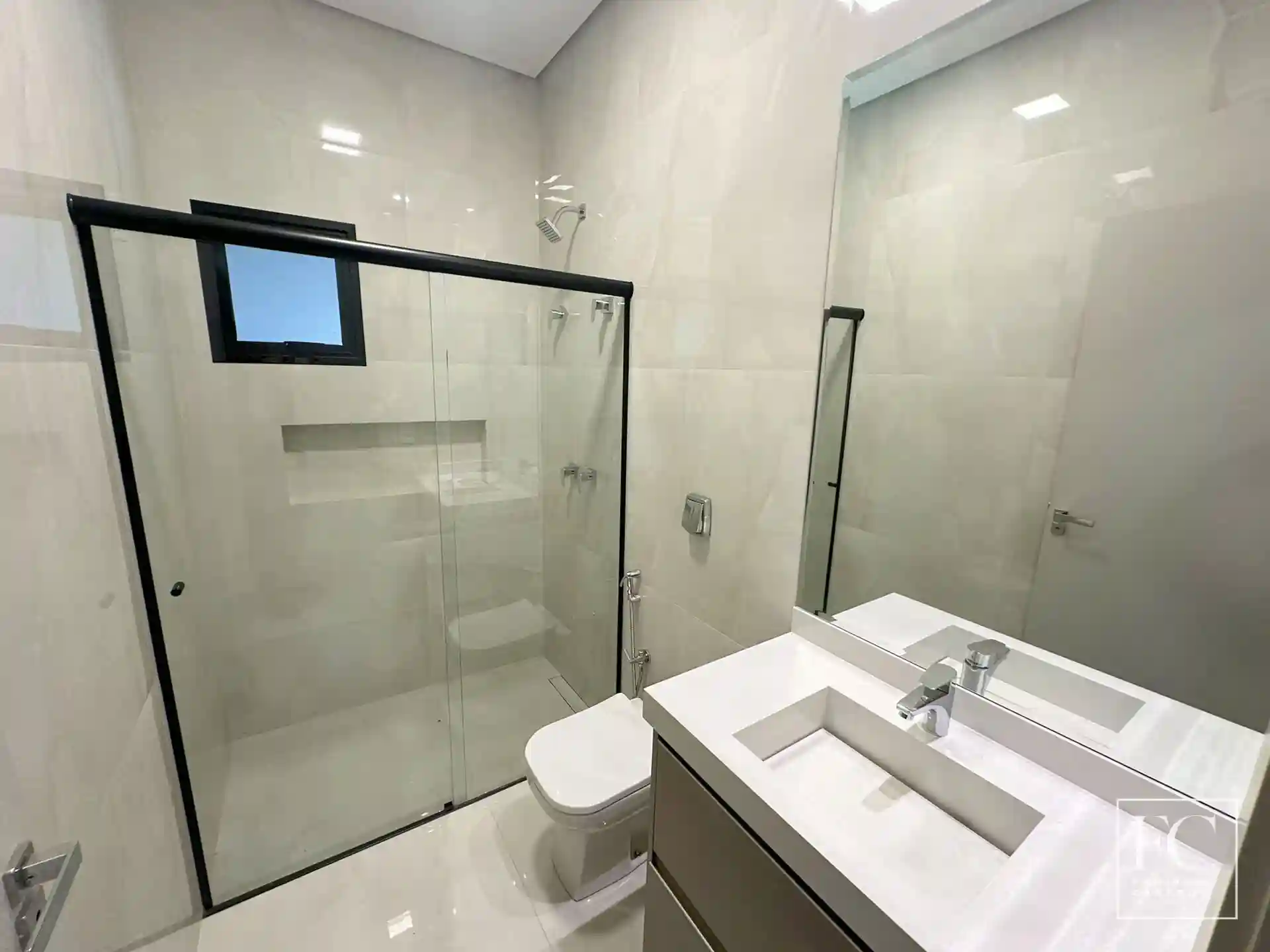 Casa de Condomínio com 4 quartos à venda, 275m² — foto 17 de 24