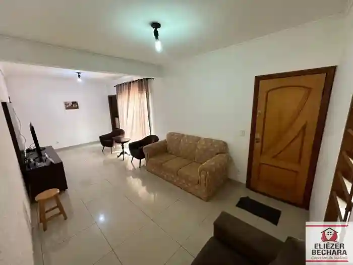 Casa com 4 quartos à venda, 260m² — foto 2 de 23