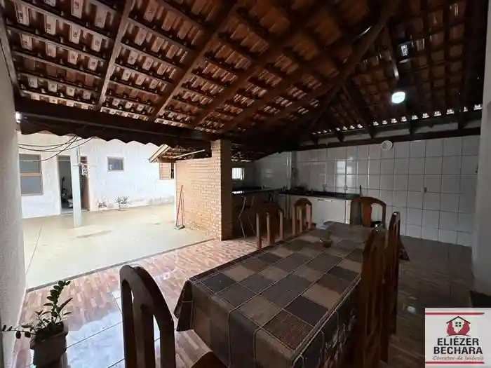Casa com 4 quartos à venda, 260m² — foto 17 de 23