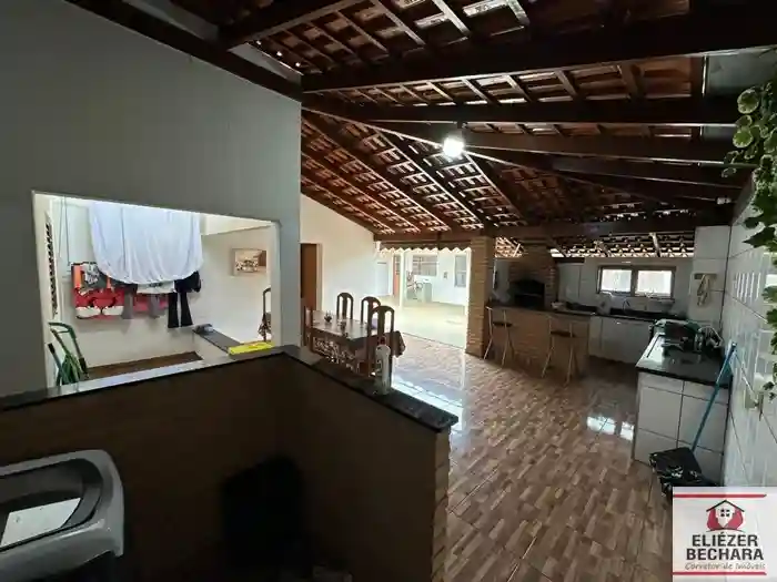 Casa com 4 quartos à venda, 260m² — foto 16 de 23