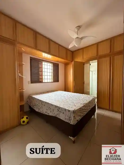 Casa com 4 quartos à venda, 260m² — foto 21 de 23