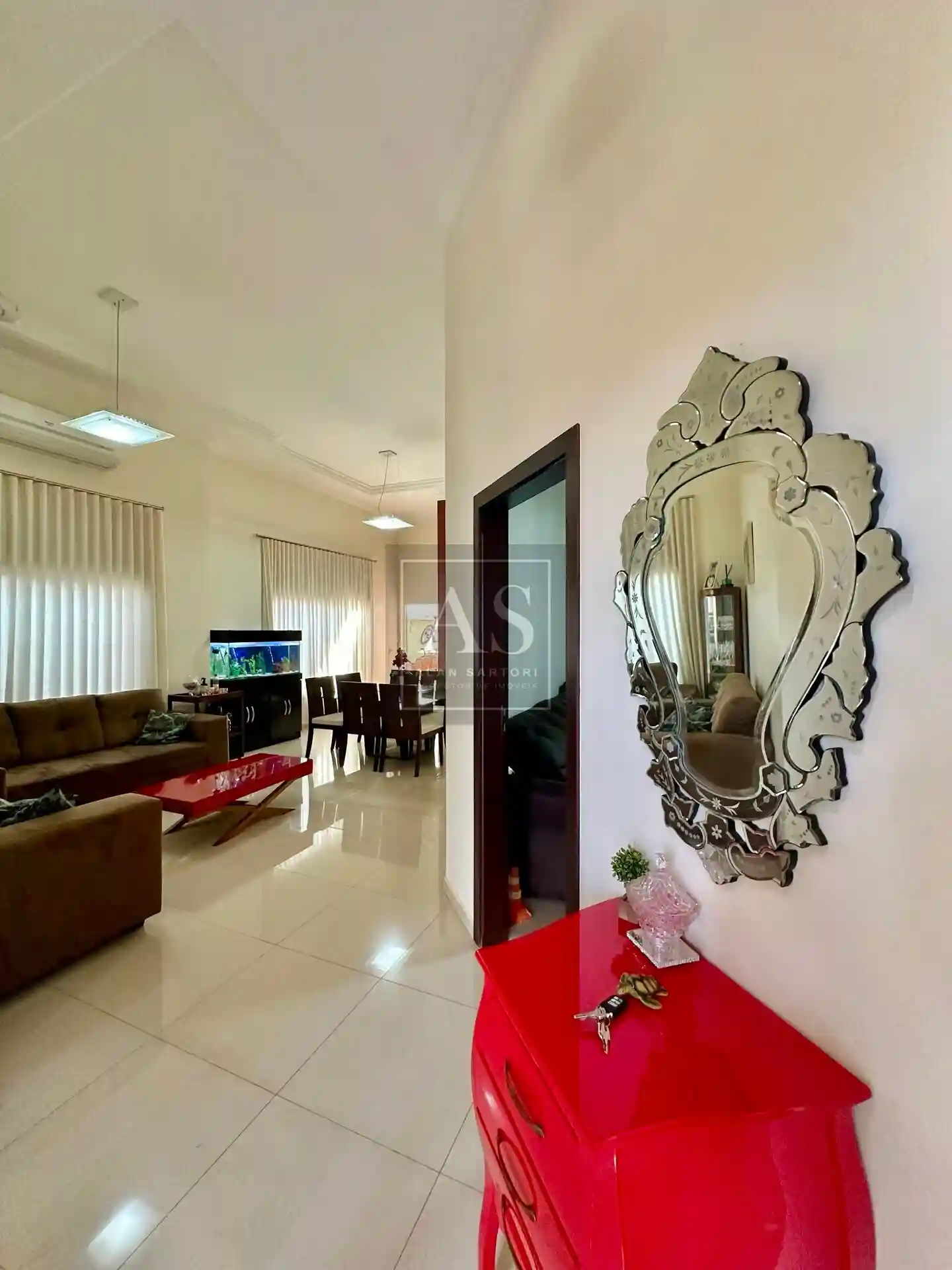 Casa de Condomínio com 3 quartos à venda, 252m² — foto 2 de 19