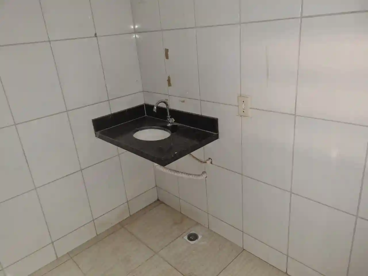 Galpão / Depósito / Armazém  para aluguel, 1000m² — foto 7 de 12