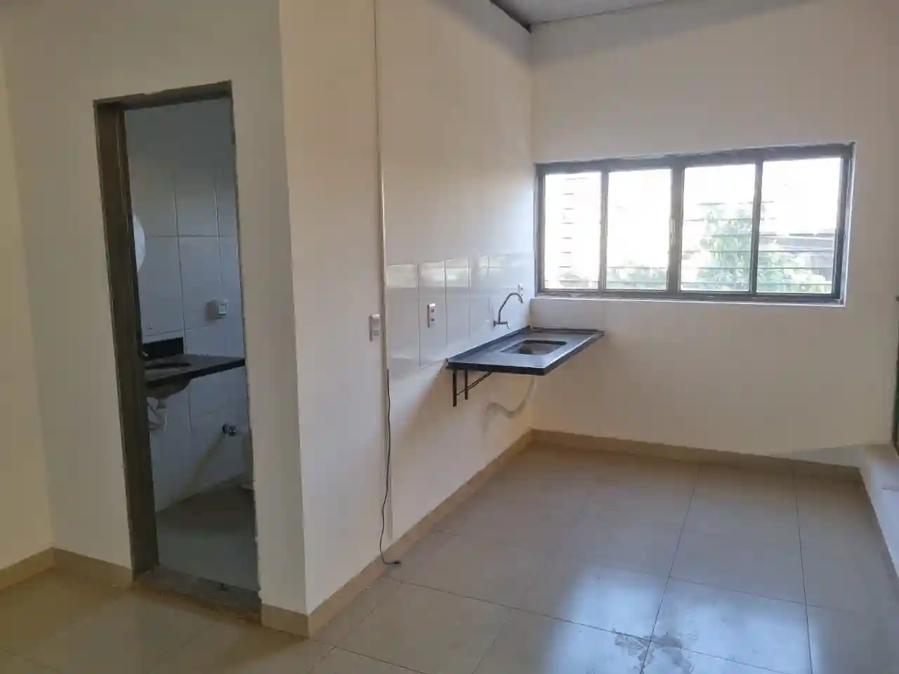 Galpão / Depósito / Armazém  para aluguel, 1000m² — foto 3 de 12
