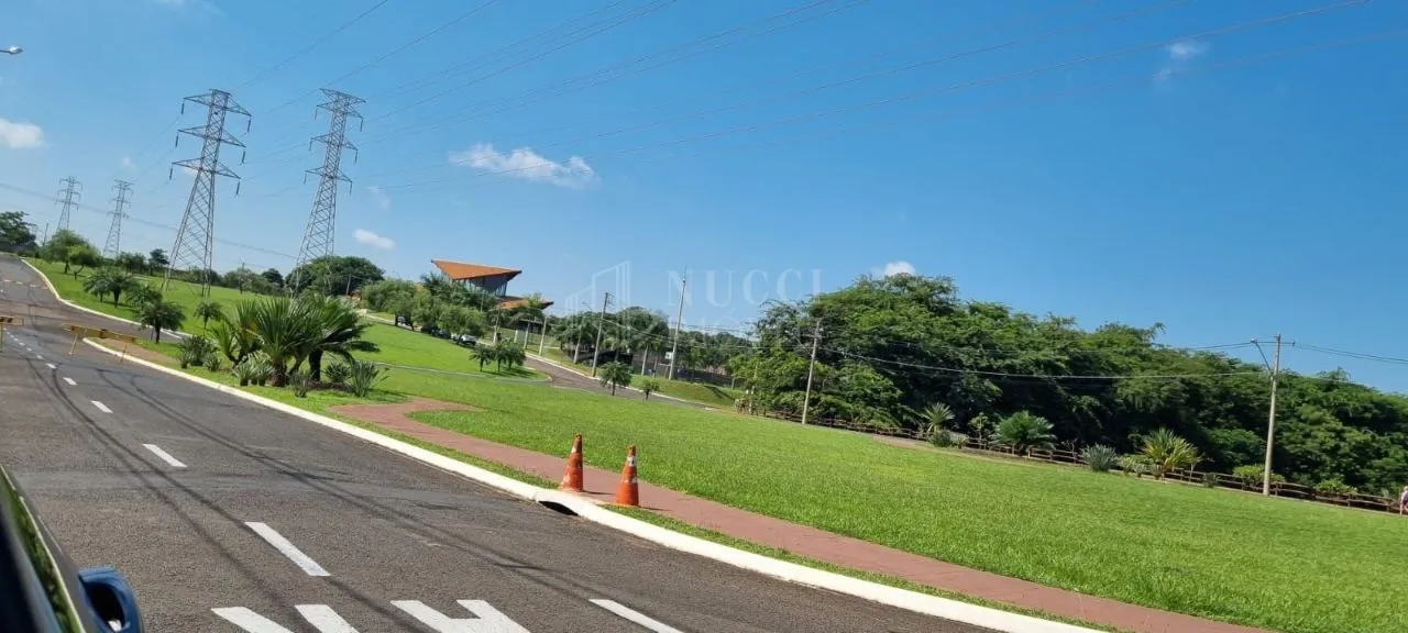 Terreno / Lote / Condomínio à venda — foto 1 de 6