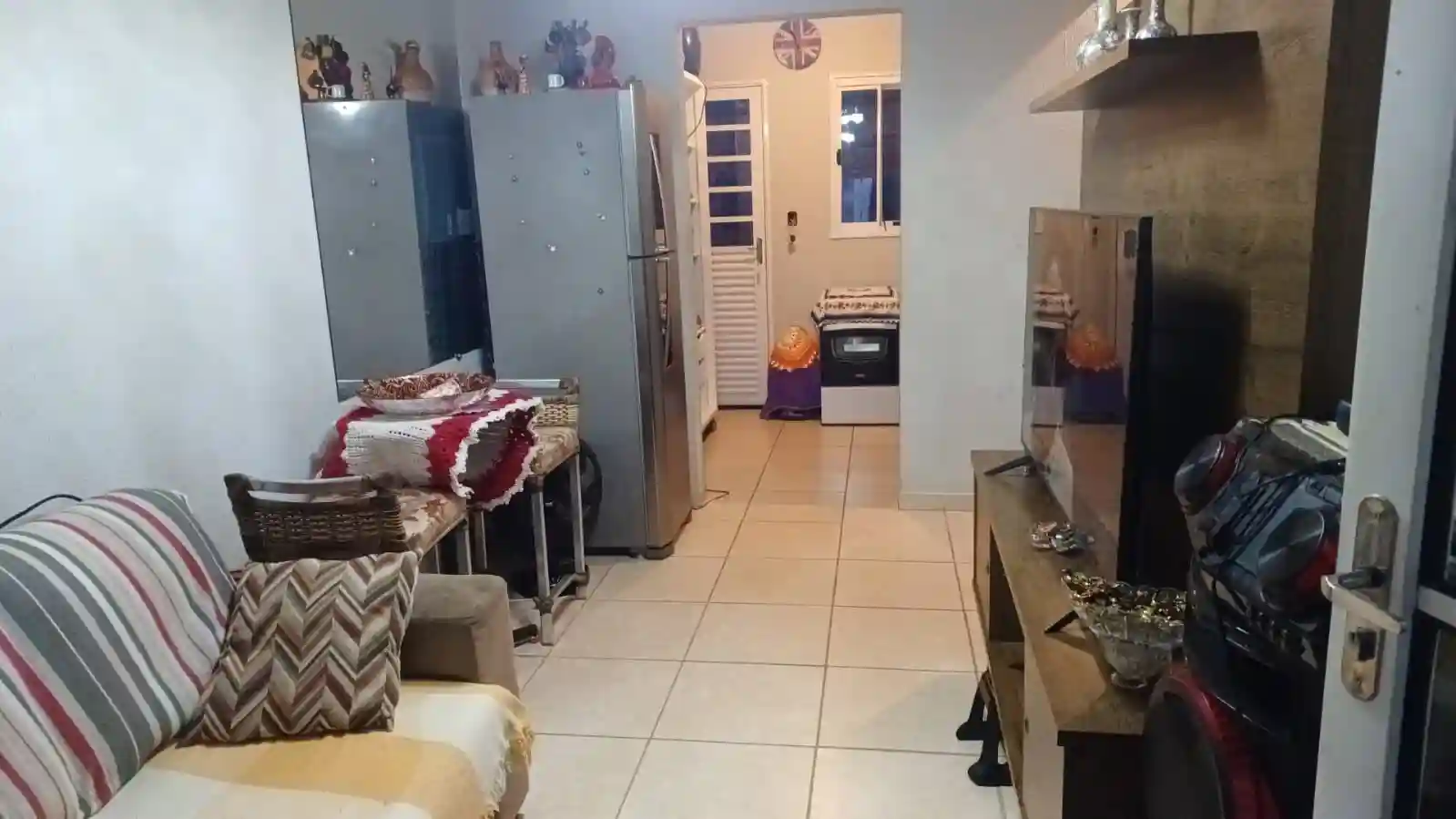 Casa com 2 quartos à venda, 80m² — foto 2 de 7