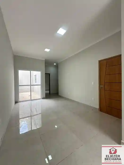 Casa com 2 quartos à venda, 68m² — foto 1 de 21