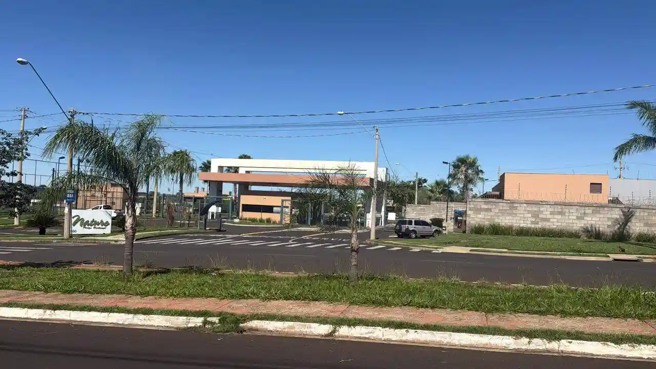 Terreno / Lote / Condomínio  à venda, 200m² — foto 2 de 6