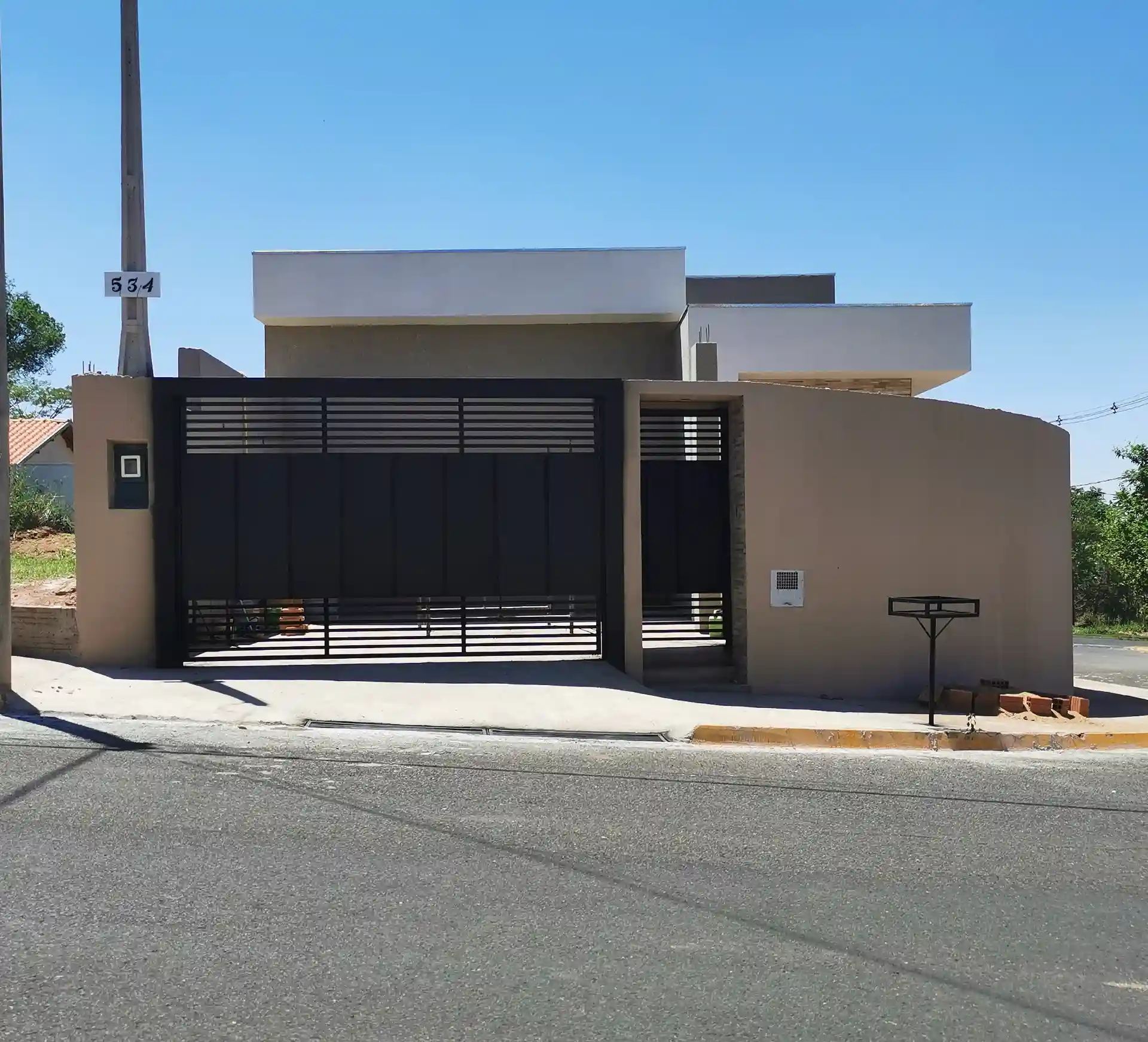 Casa com 2 quartos à venda, 75m² — foto 1 de 8
