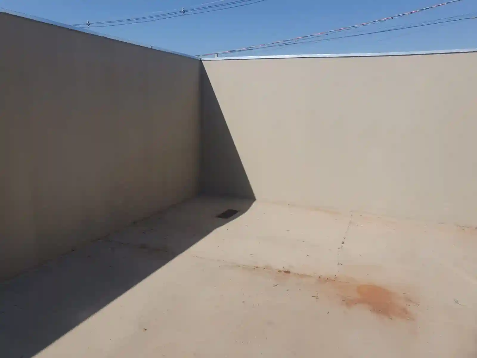 Casa com 2 quartos à venda, 75m² — foto 2 de 8