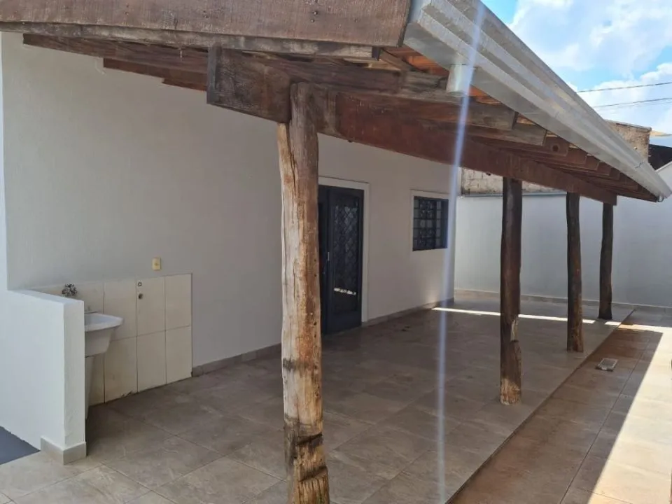 Casa à venda — foto 2 de 8