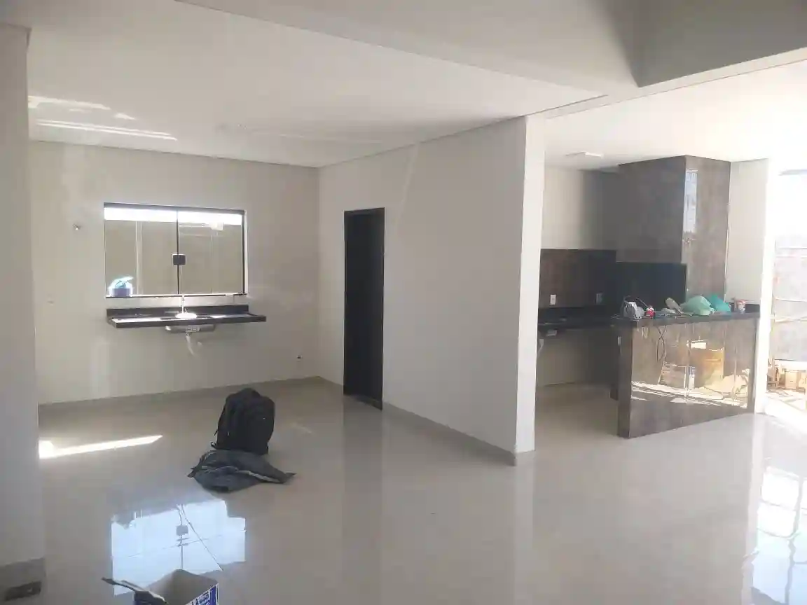 Casa de Condomínio com 3 quartos à venda, 200m² — foto 2 de 14