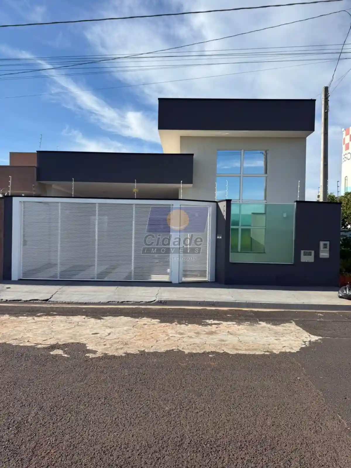 Casa com 2 quartos à venda, 143m² — foto 1 de 23