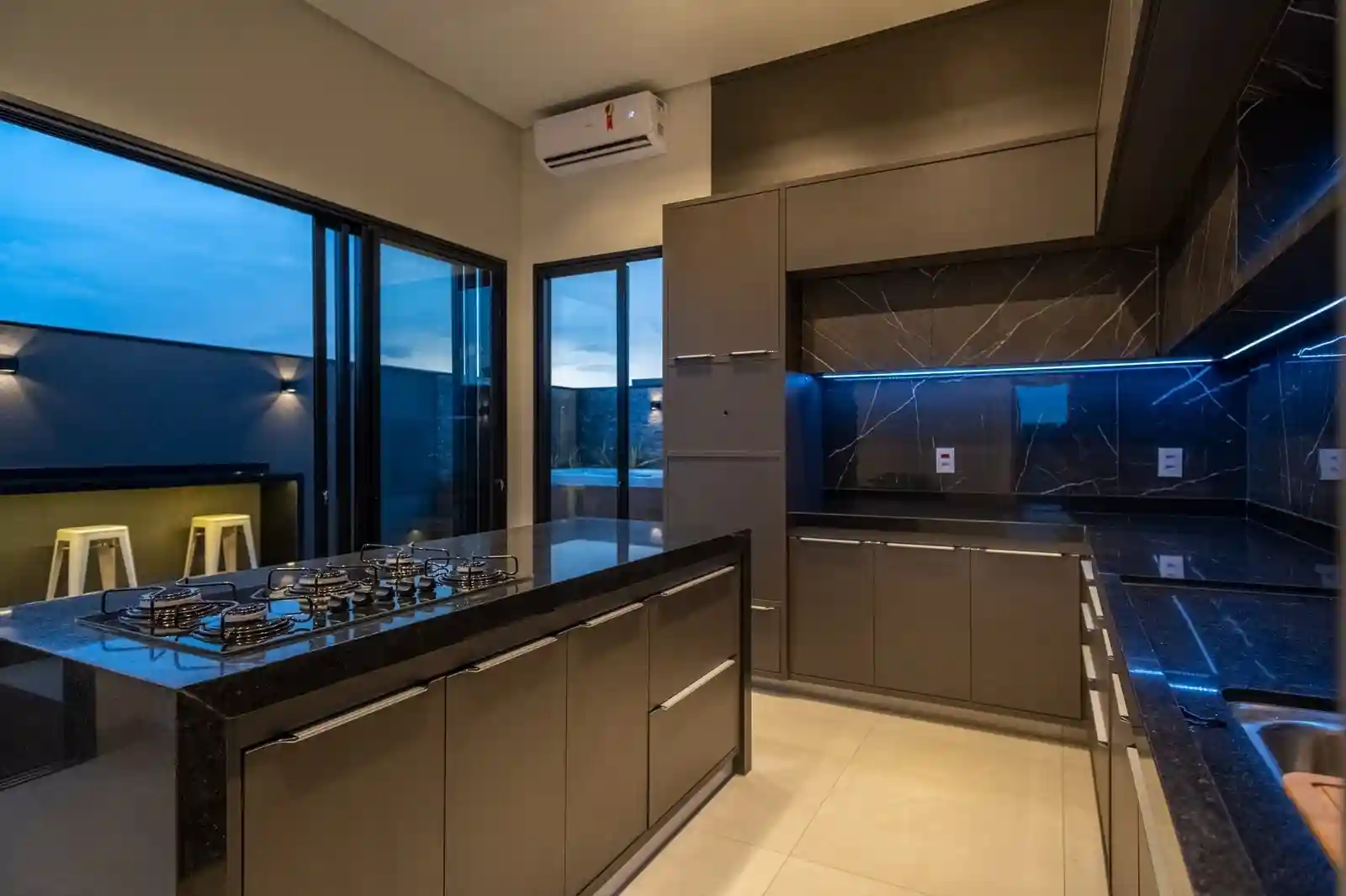 Casa de Condomínio com 3 quartos à venda, 163m² — foto 7 de 25