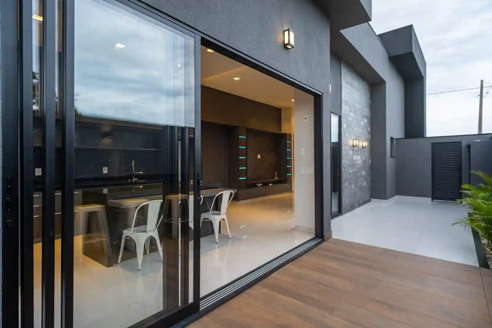 Casa de Condomínio com 3 quartos à venda, 163m² — foto 10 de 25