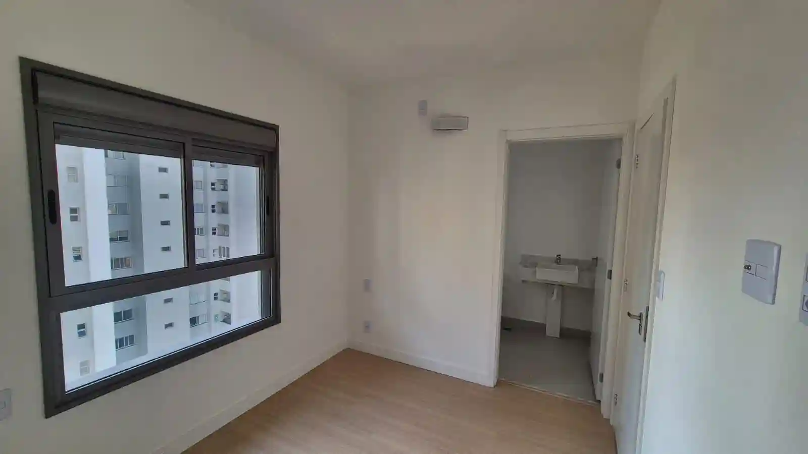 Apartamento com 3 quartos à venda, 108m² — foto 4 de 18