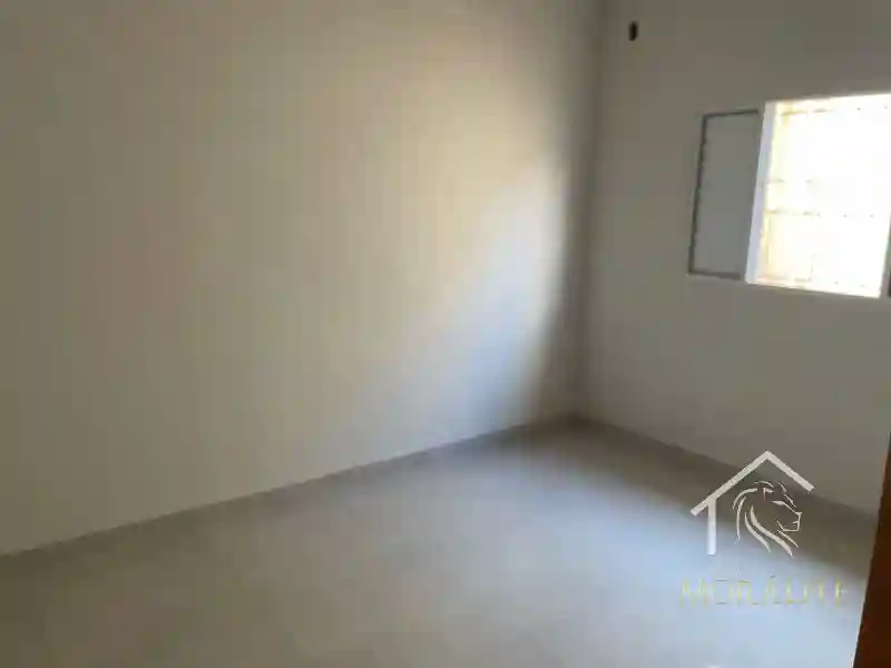 Casa à venda — foto 3 de 3