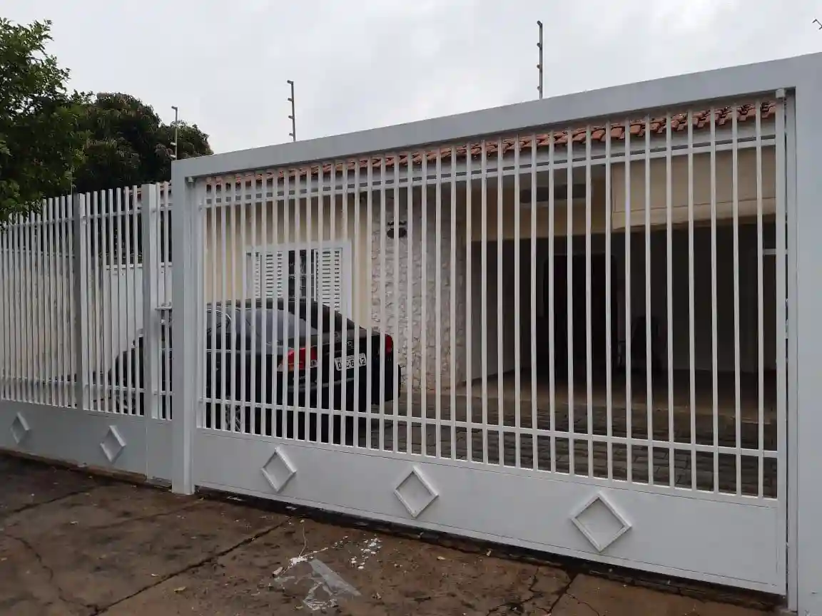 Casa de Vila com 3 quartos à venda, 360m² — foto 1 de 34