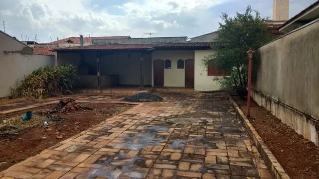 Terreno / Lote / Condomínio à venda — foto 1 de 3