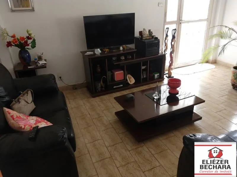 Casa à venda — foto 2 de 2