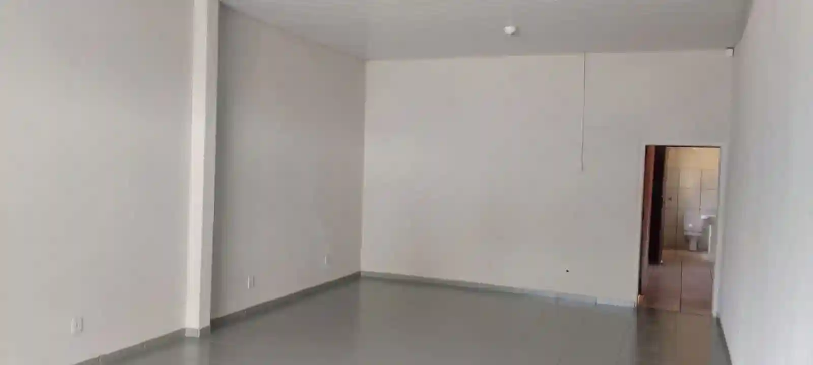Loja / Salão / Ponto Comercial  para aluguel, 45m² — foto 2 de 4