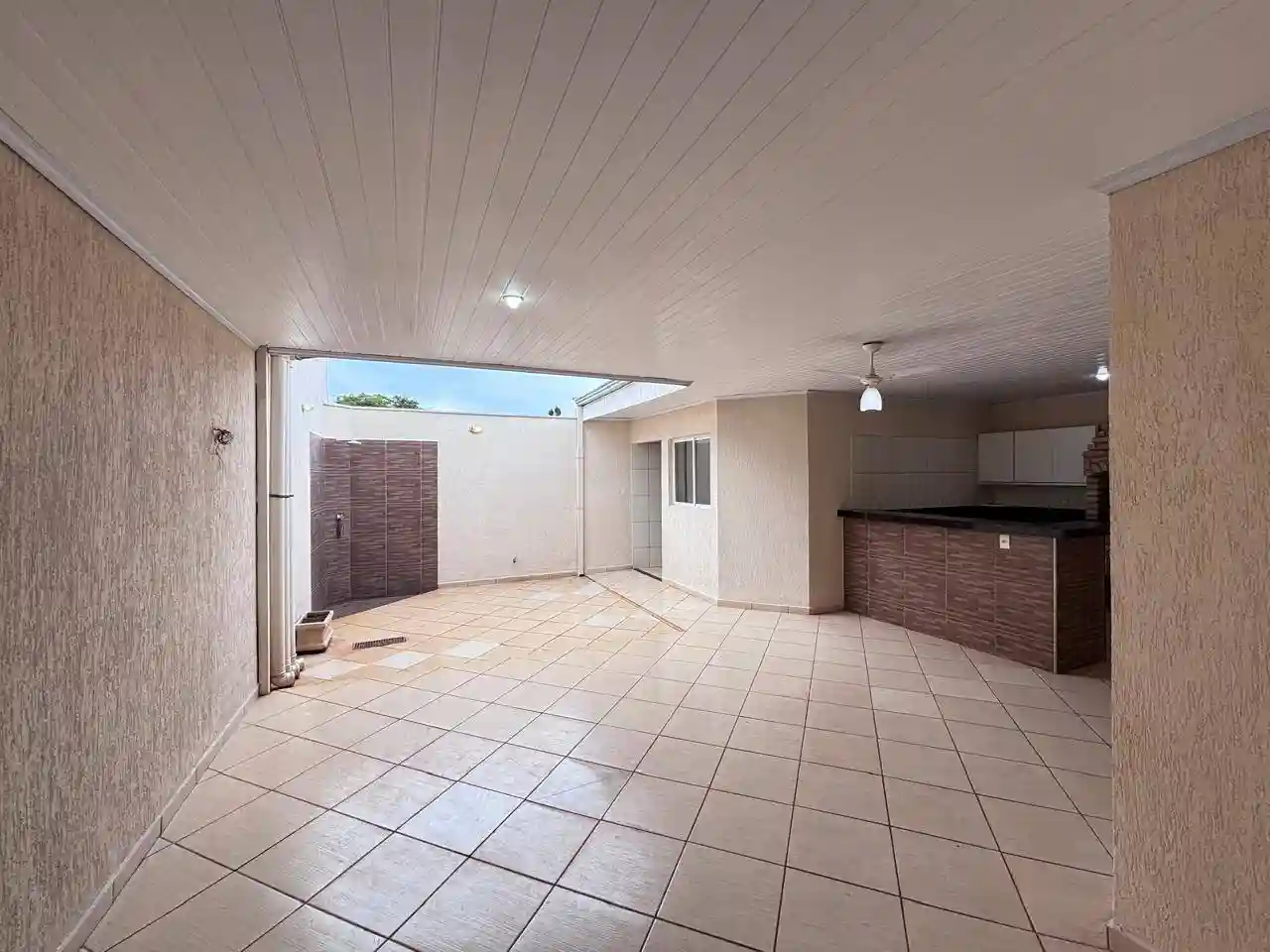 Casa de Condomínio com 3 quartos à venda, 150m² — foto 2 de 55