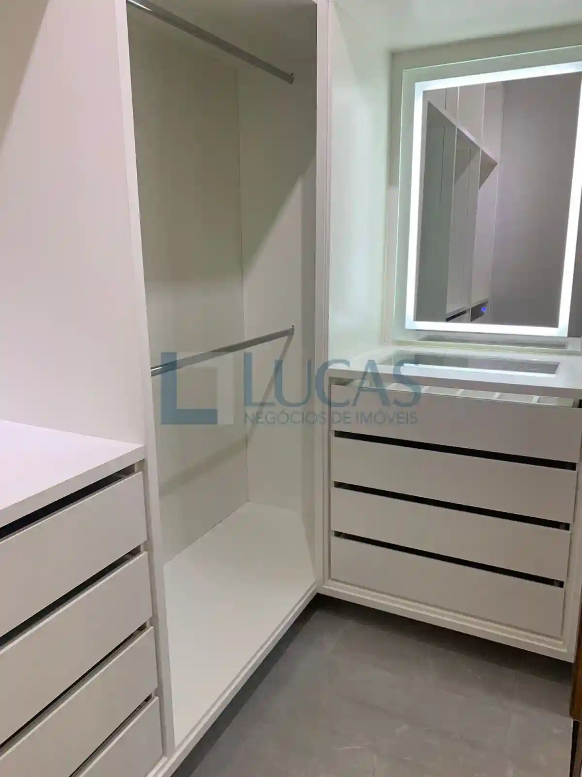 Casa de Condomínio com 3 quartos à venda, 190m² — foto 4 de 7